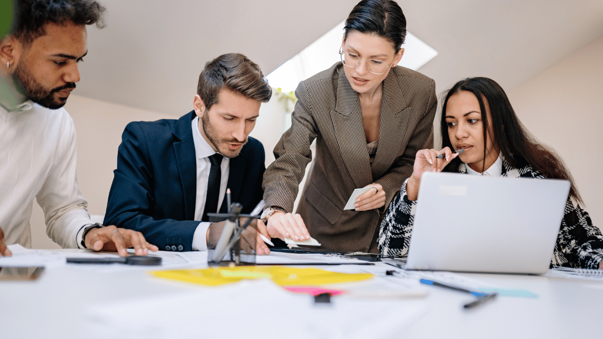 W-2 vs 1099: The Payer’s Guide to Choosing the Right Form